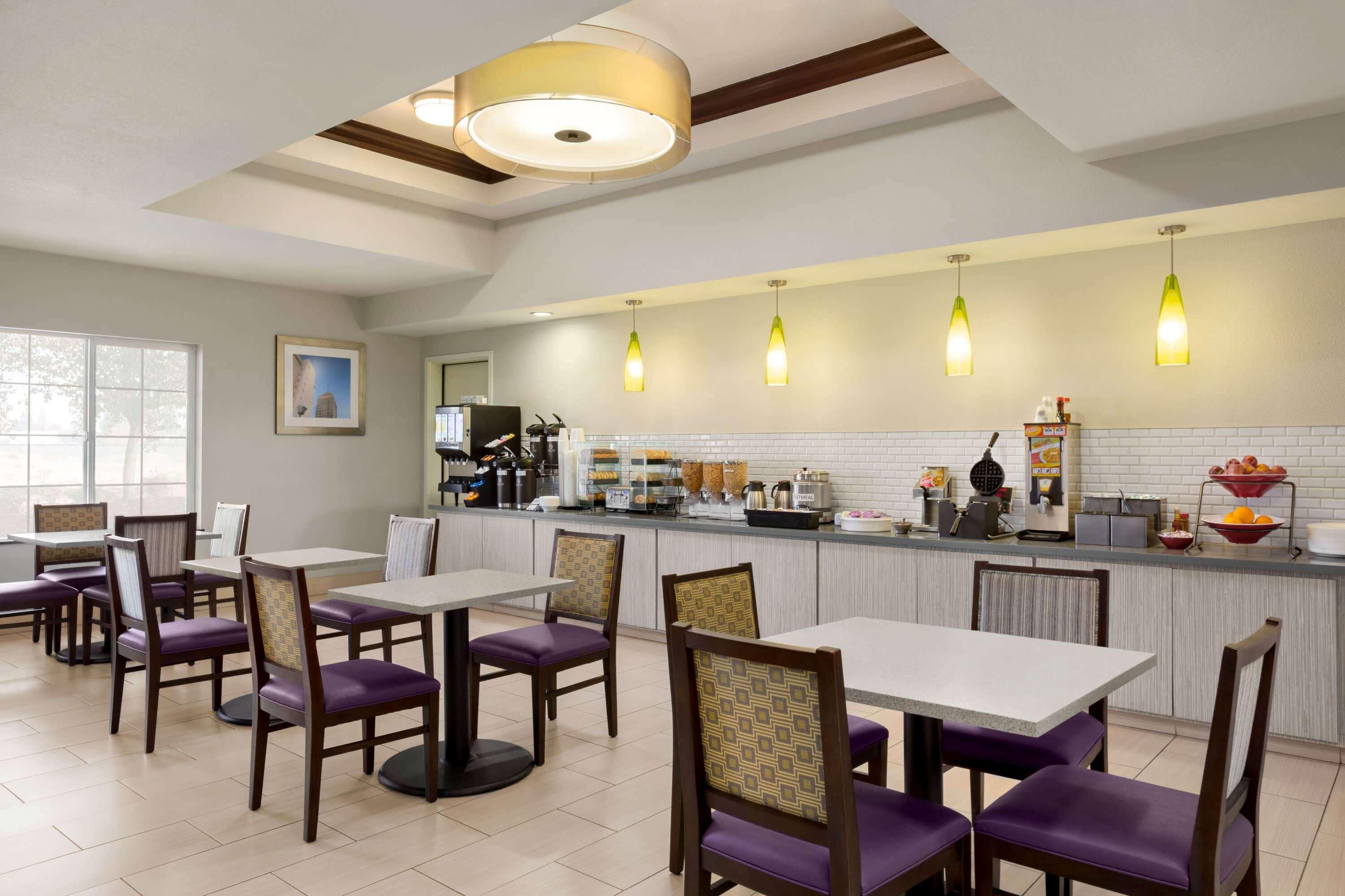 Hotel La Quinta By Wyndham Northwest 2*
