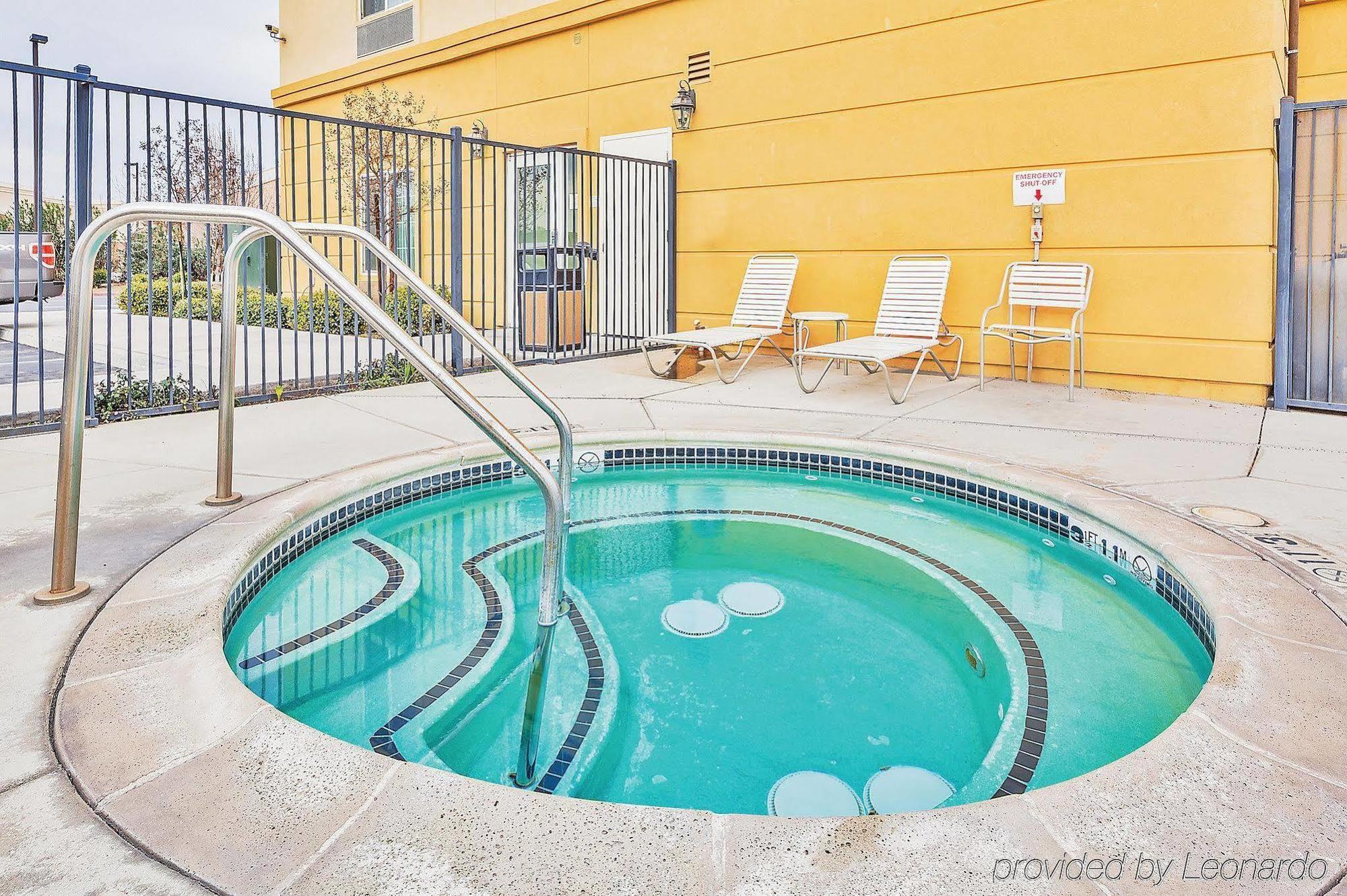 La Quinta By Wyndham Northwest Hotel