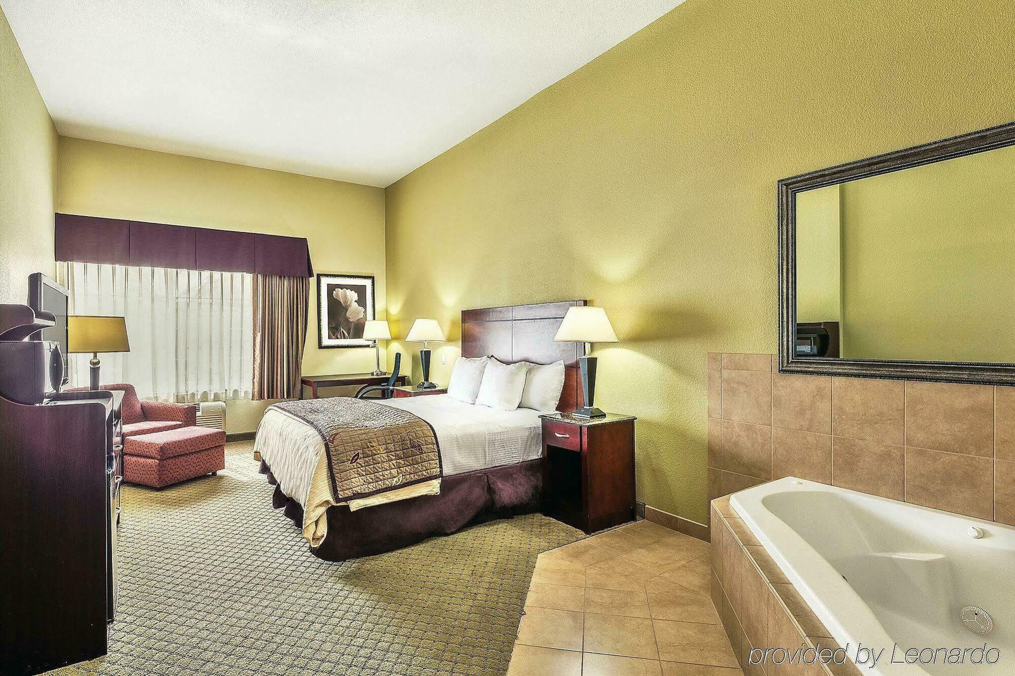 La Quinta By Wyndham Northwest Hotel
